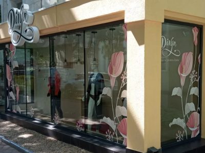 Decorari, aplicatie autocolanta
