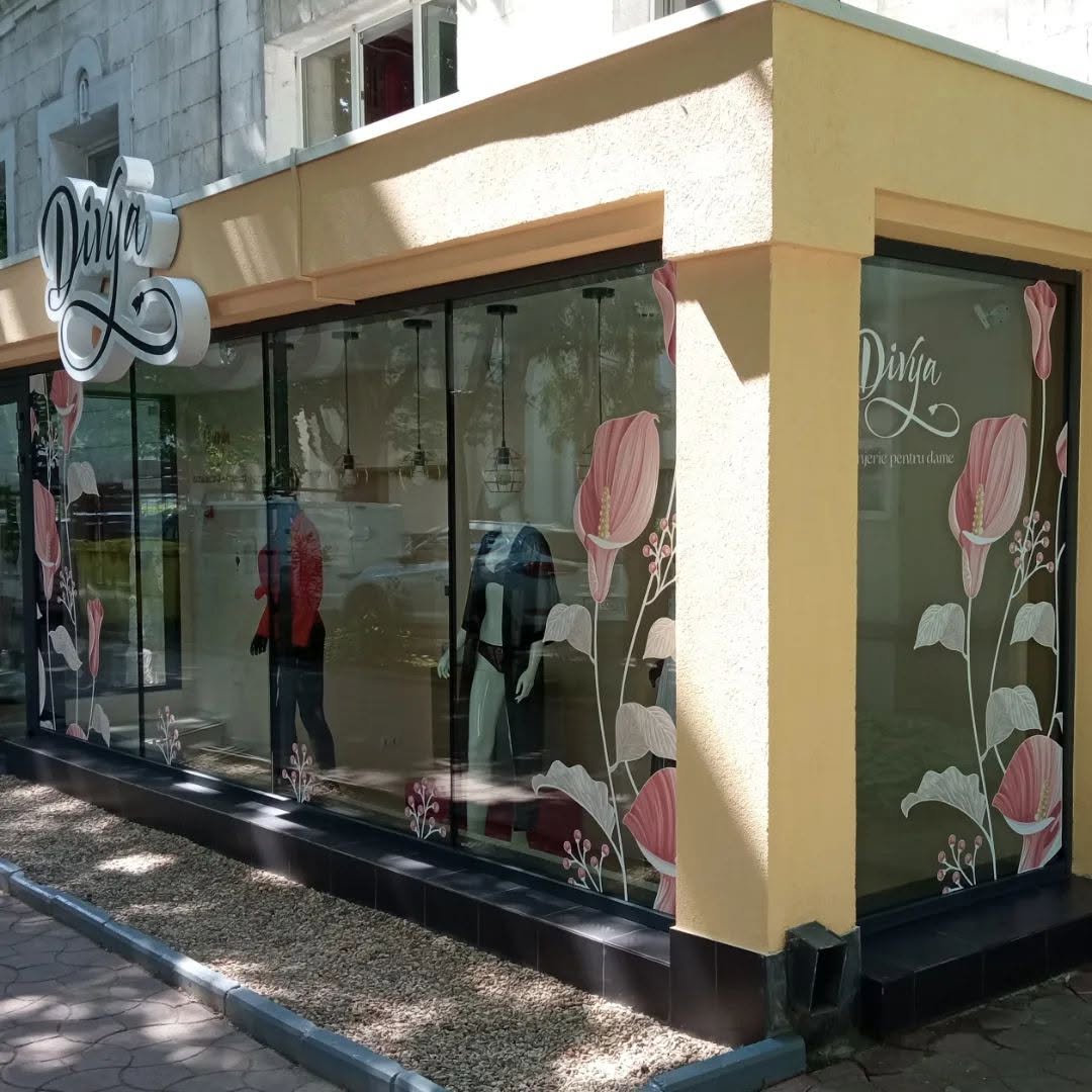 Decorari vitrine,automobile,texte taiate,Oragol,decorari cu autocolanta,taiate la cutter plotter și/sau imrpimate și laminate
